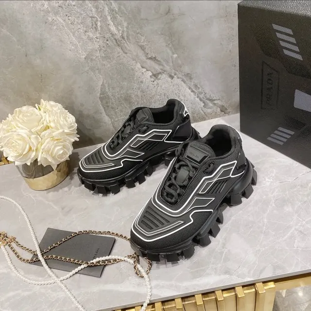 Balenciaga Defender Tênis Chunky Preto Branco Sola Lug Sole Costura Geométrica 3