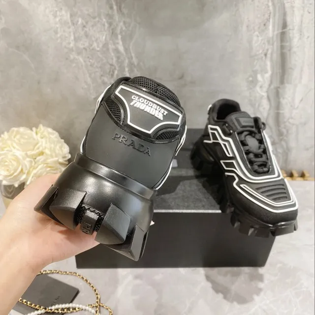 Balenciaga Defender Tênis Chunky Preto Branco Sola Lug Sole Costura Geométrica 6
