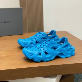 Balenciaga Defender Tênis Chunky Monolítico Moldado Azul