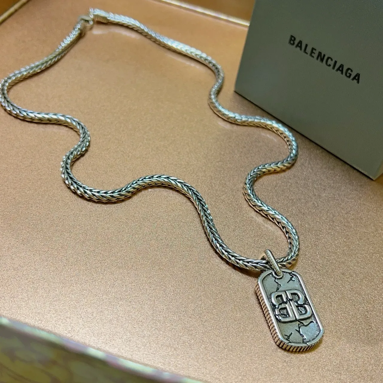 Balenciaga Dog Tag Collier Argent Chaîne Tressée 4