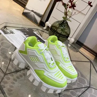Balenciaga أخضر أبيض كعب منصة زخارف هندسية حذاء رياضي سميك