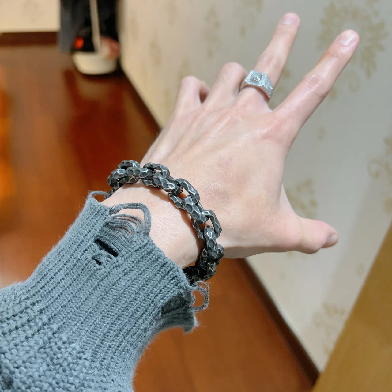Balenciaga Hammered Chain Oxidized Silver Bracelet 4