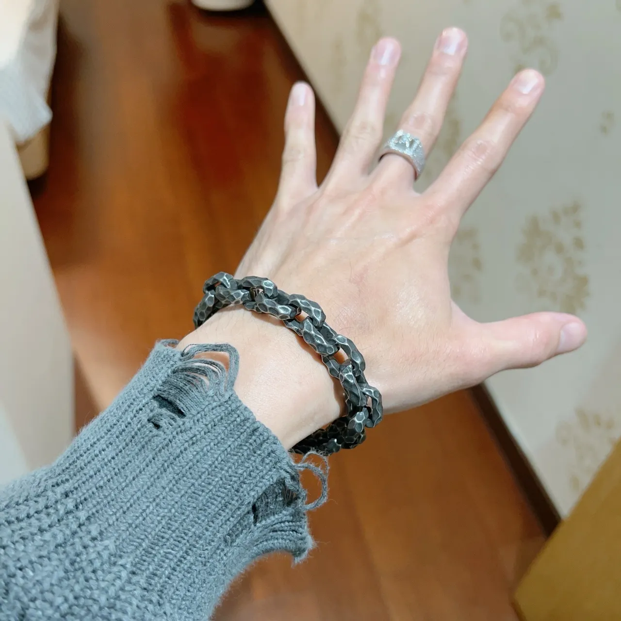 Balenciaga Hammered Chain Oxidized Silver Bracelet 8