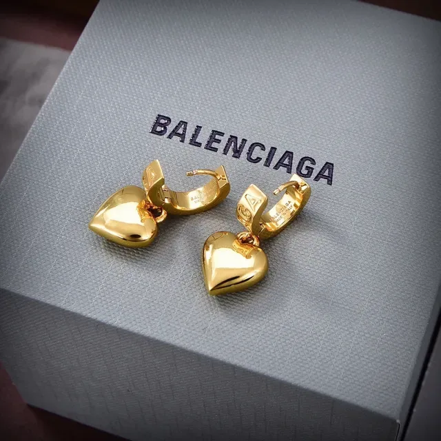 Balenciaga أقراط تعليقات قلب ذهبية فضية منحوتة إغلاق أسطواني 6