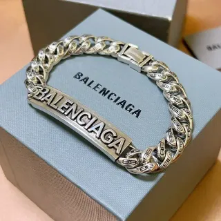 سوار سلسلة بالينسياغا لوجو لون فضي معدني