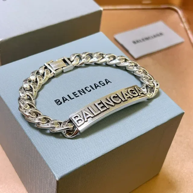 Balenciaga Logo Chaîne Bracelet Métal Argenté 2