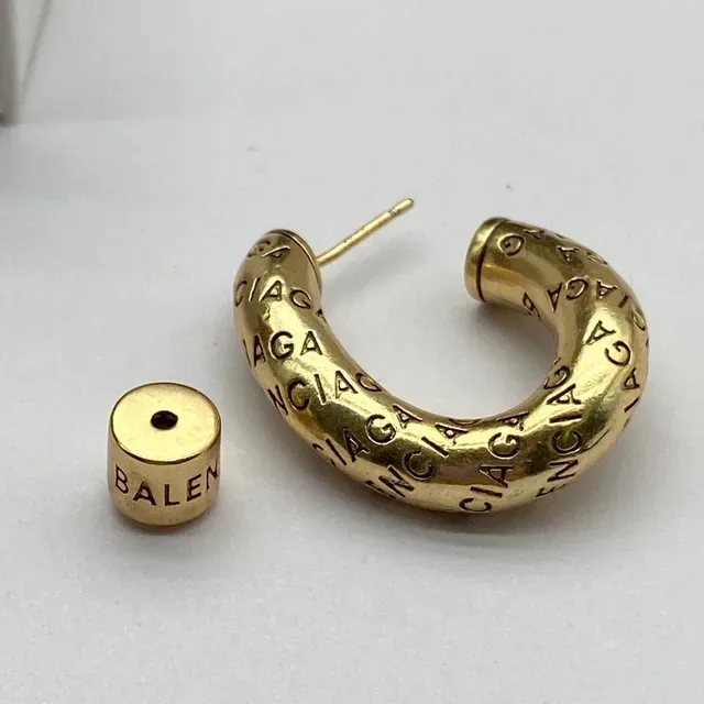 Balenciaga Logo-Embossed C-Hoop Brincos Prata Dourado 2