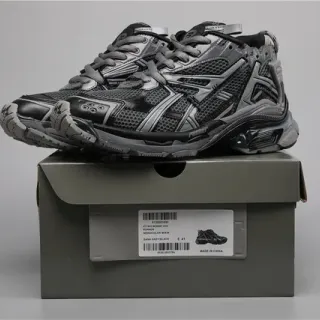 Balenciaga Runner رمادي داكن أسود حذاء رياضي سميك