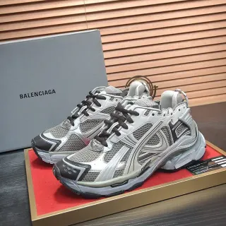Balenciaga Runner Zapatillas Chunky Gris Claro y Negro