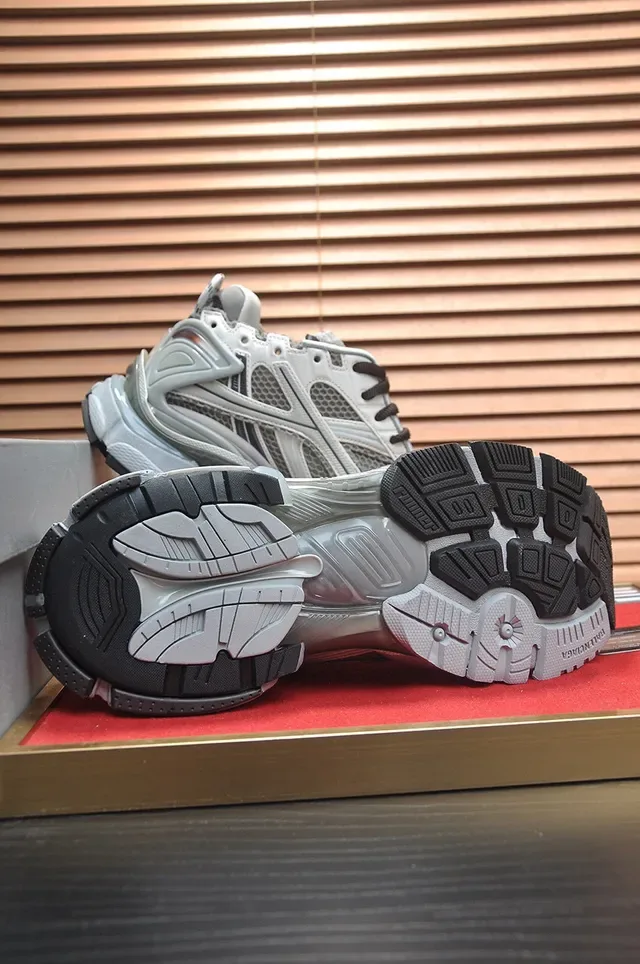 Balenciaga Runner Tênis Chunky Cinza Claro e Preto 7
