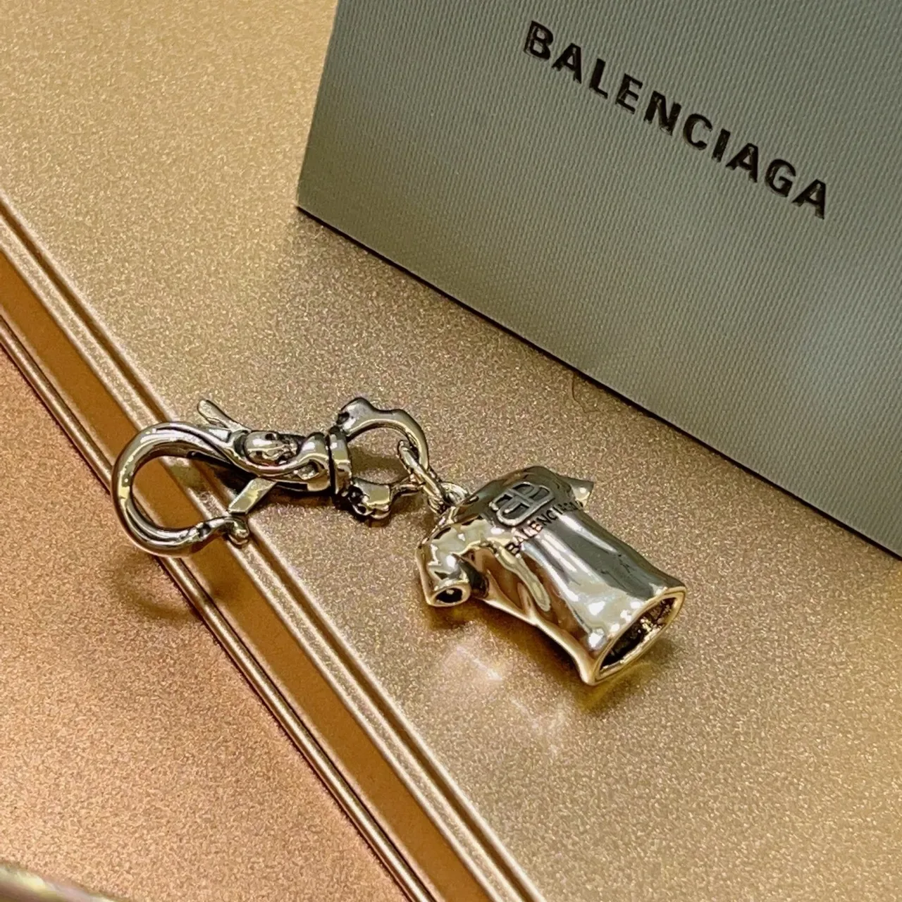 Balenciaga T-Shirt Charm Bracelet Métal Ton Argent 3