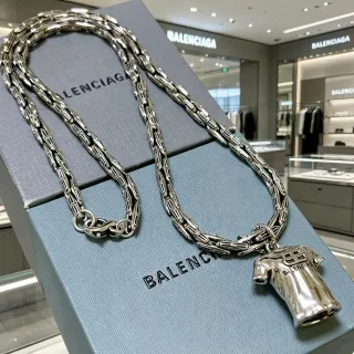 Balenciaga ती शर्ट क़लादा सिलसिला स्मिक क़लादा मुआलक़ा