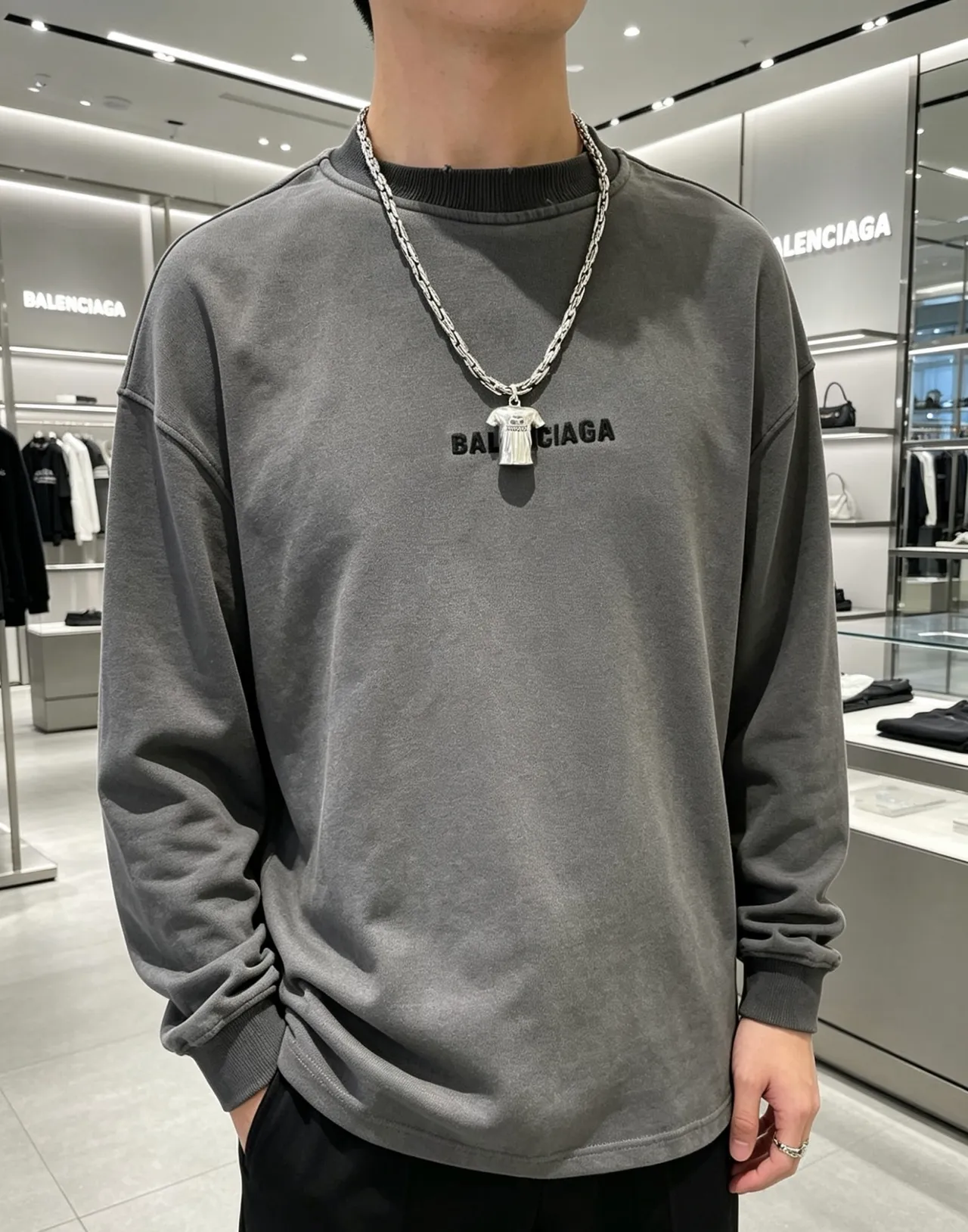 Balenciaga colar de camiseta T prata corrente de elos grossos pingente colar 3