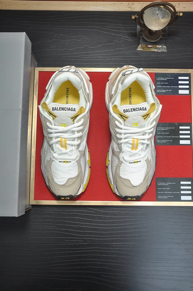 Balenciaga Track Trainer brancas bege pretas amarelas tênis chunky 3