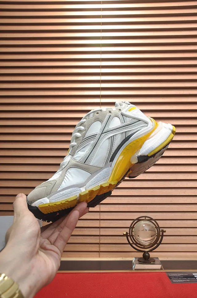 Balenciaga Track Trainer brancas bege pretas amarelas tênis chunky 5