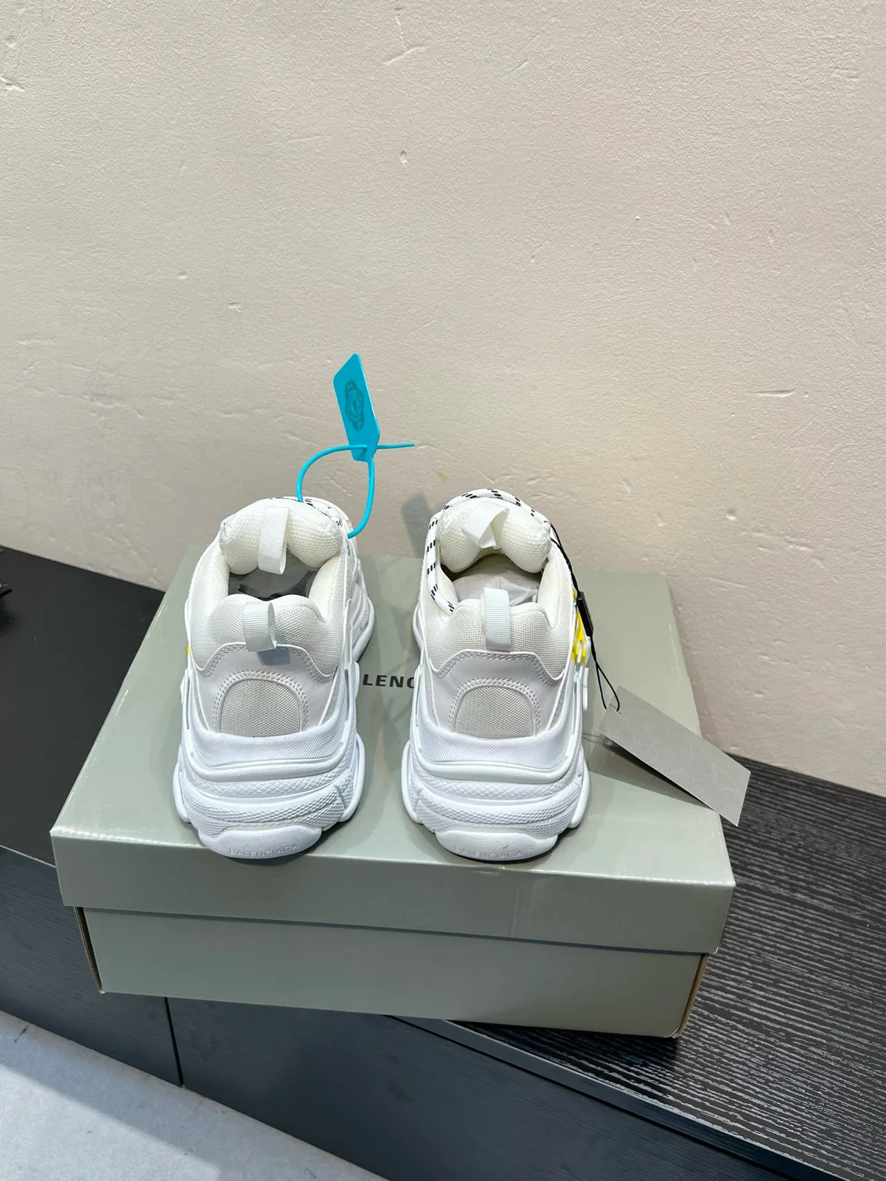 Balenciaga Track Trainer Baskets à semelle épaisse blancs et jaunes 5