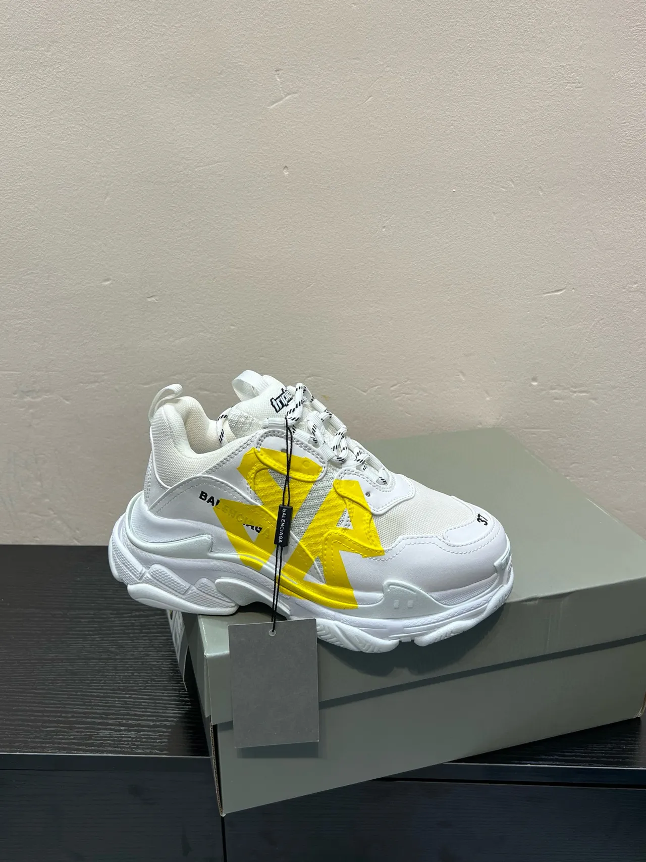 Balenciaga Track Trainer Baskets à semelle épaisse blancs et jaunes 8