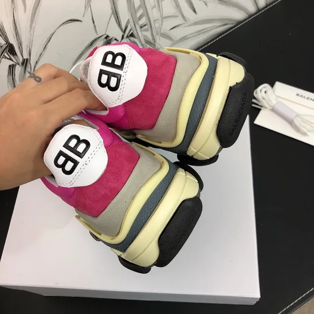 Balenciaga Triple S Tênis chunky fúcsia rosa amarelo cinza 4