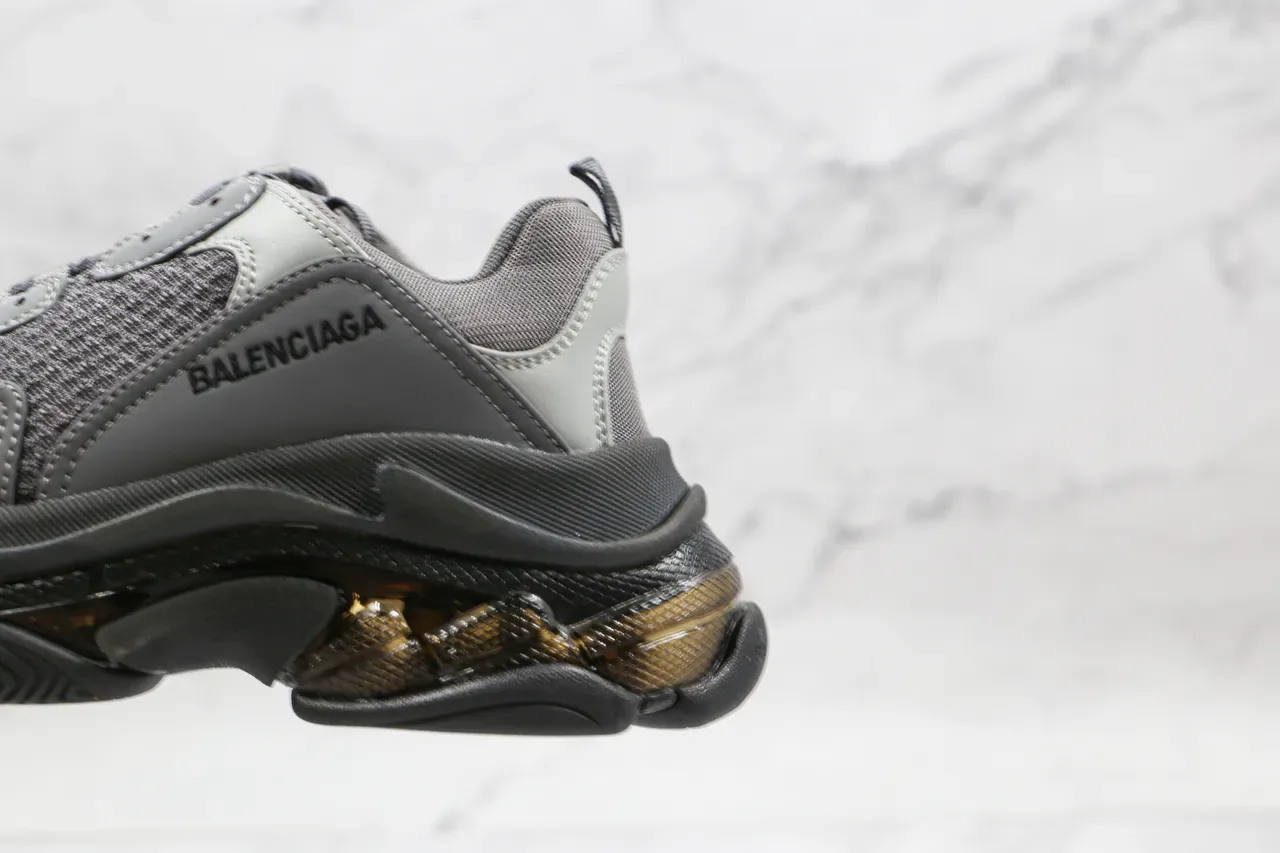 Balenciaga Triple S Gris et Noir Chaussures Chunky 3