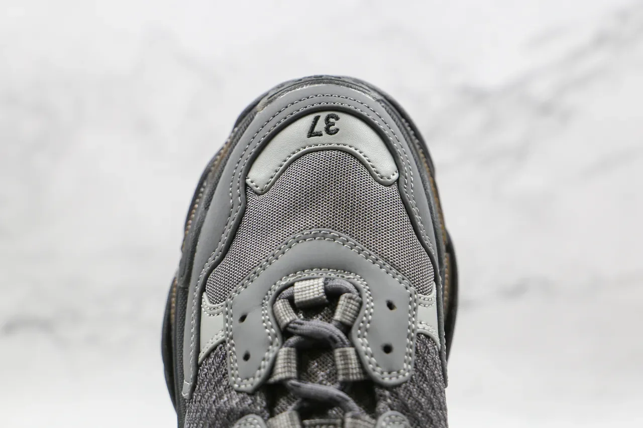 Balenciaga Triple S Gris et Noir Chaussures Chunky 5