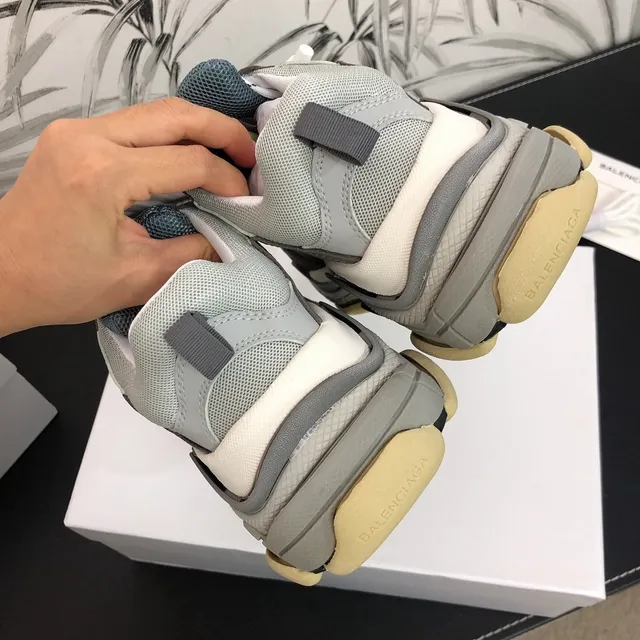 Balenciaga Triple S cinza azul amarelo chunky sneakers 4