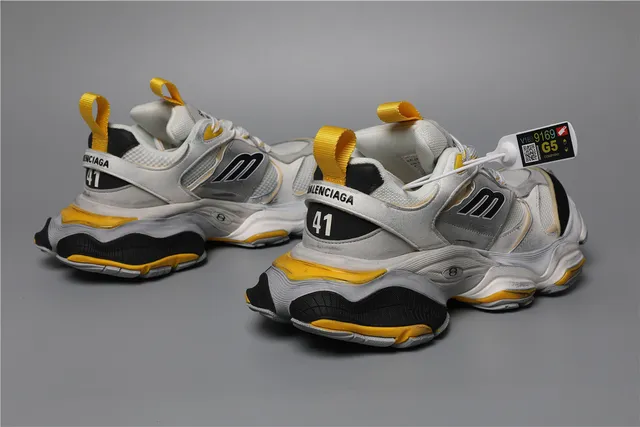 Balenciaga Triple S Gris Noir Jaune baskets épaisses 3