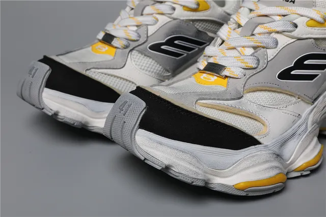 Balenciaga Triple S Gris Noir Jaune baskets épaisses 4
