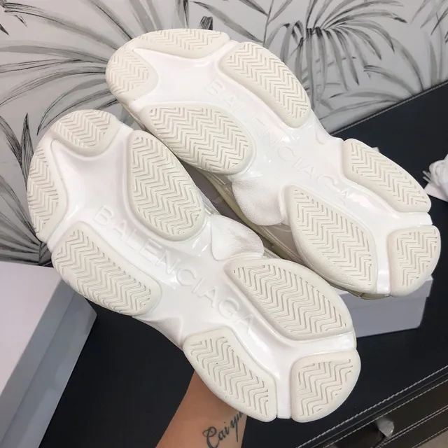 Balenciaga Triple S Off-White Beige baskets chunky 3