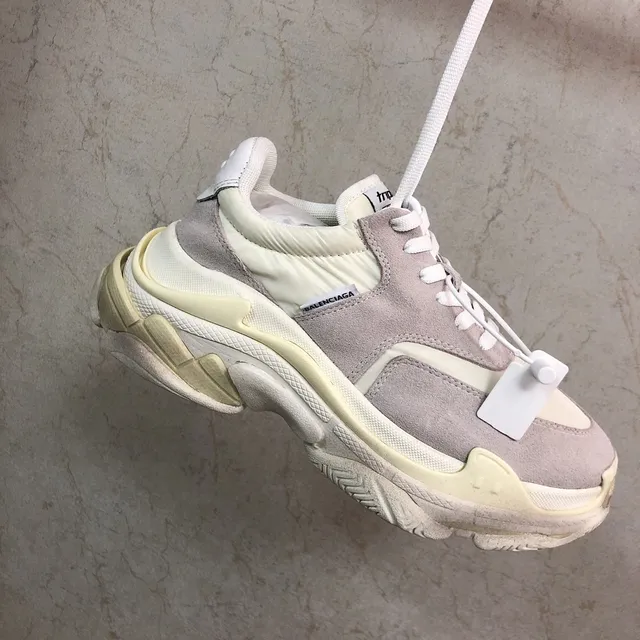 Balenciaga Triple S Off-White Beige baskets chunky 5