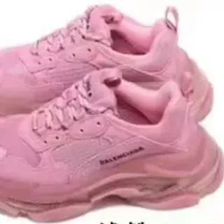 Balenciaga Triple S حذاء رياضي وردي سميك