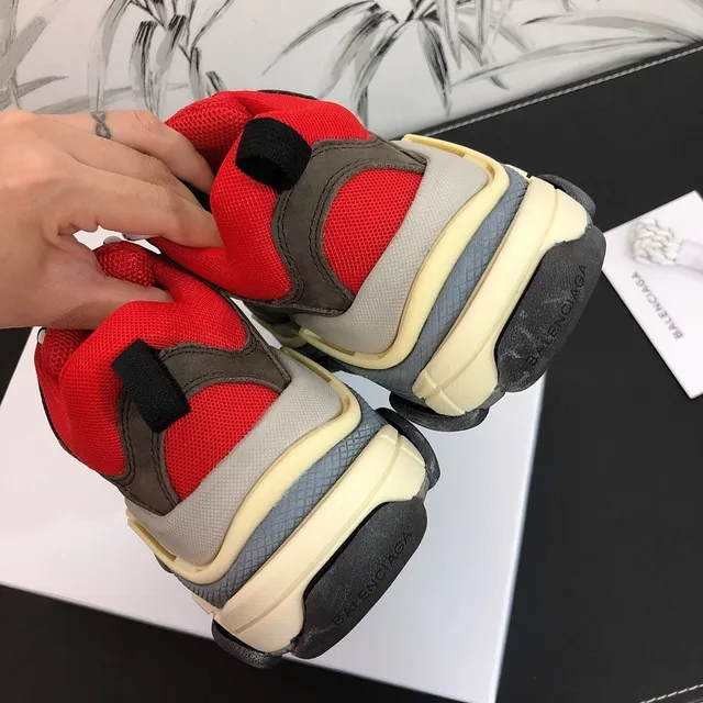 Balenciaga Triple S Sneakers chunky rouge marron crème 4