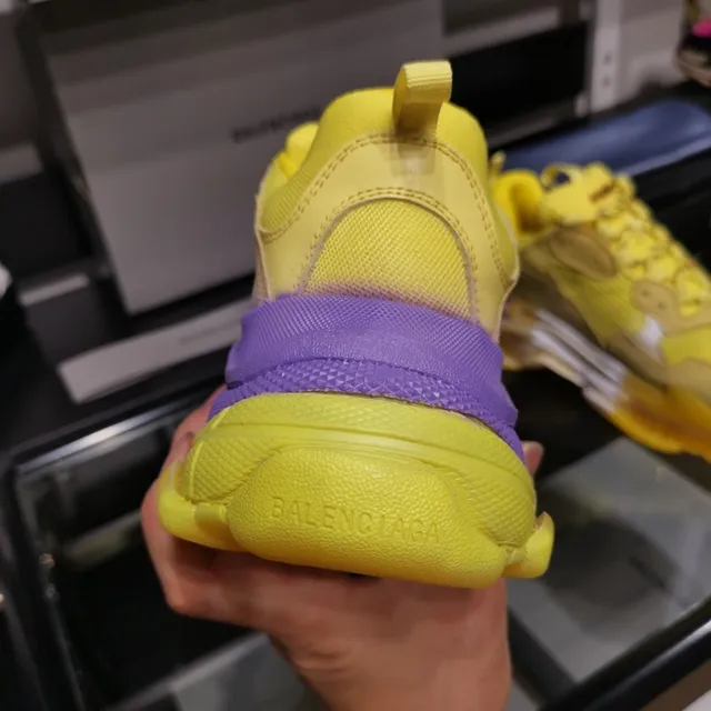 Balenciaga Triple S Amarelo Roxo Vermelho Salpicadura de tinta Tênis com sola grossa 5