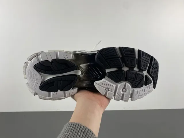 Balenciaga Chaussures Chunky Blancs et Noirs semelle plateforme maille multicouche recouvrements synthétiques 9