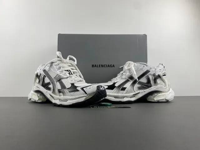 Balenciaga Chaussures Chunky Blancs et Noirs semelle plateforme maille multicouche recouvrements synthétiques 13
