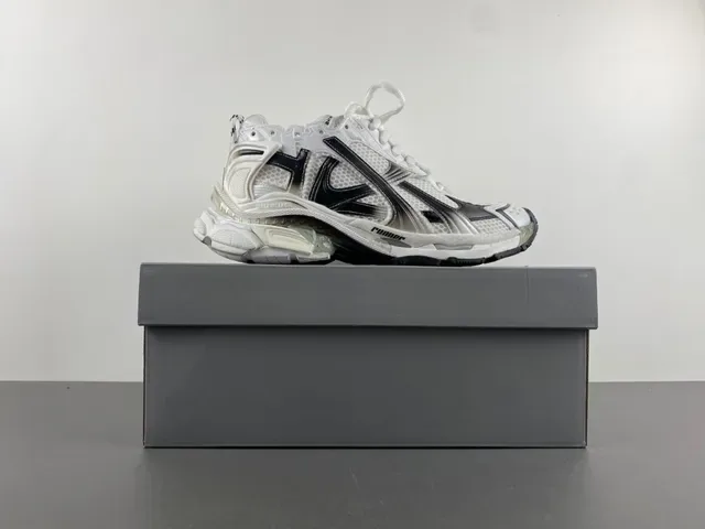 Balenciaga Chaussures Chunky Blancs et Noirs semelle plateforme maille multicouche recouvrements synthétiques 15