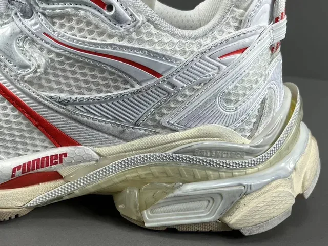 Balenciaga Branco e Vermelho Malha e Superposição Sintética Superior Esculturada Sola Multicamadas Sapatilhas Chunky 7