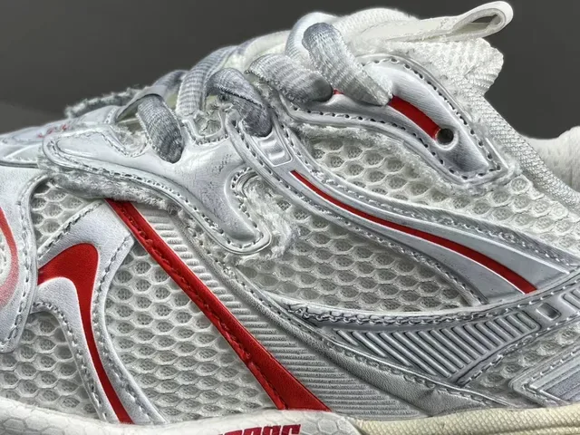 Balenciaga Branco e Vermelho Malha e Superposição Sintética Superior Esculturada Sola Multicamadas Sapatilhas Chunky 8