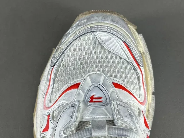 Balenciaga Branco e Vermelho Malha e Superposição Sintética Superior Esculturada Sola Multicamadas Sapatilhas Chunky 10