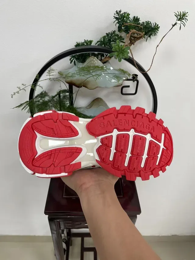 Balenciaga Sneakers Chunky Blanches Rouges Multi-Strap Cage Construction Suela Sculptée Densité Dupla 5