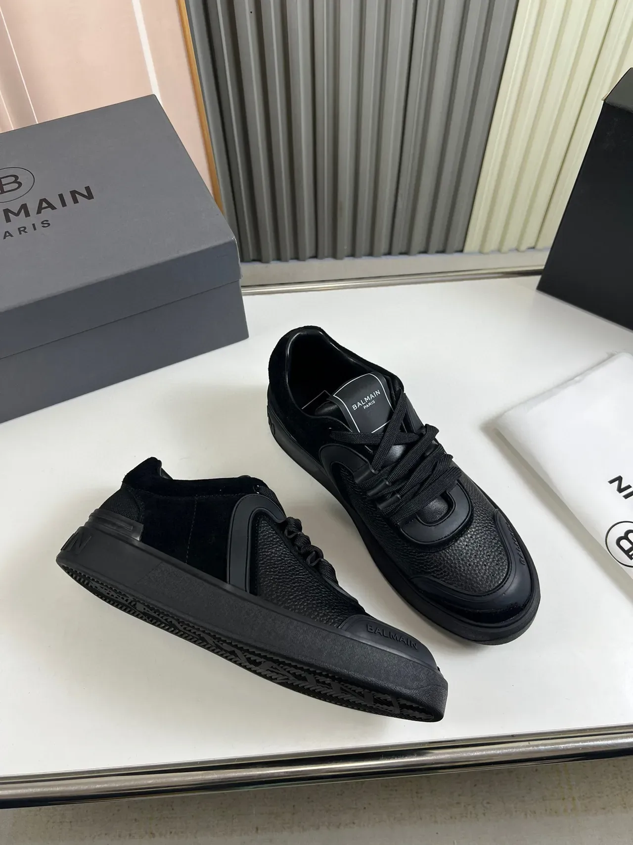 Balmain B-Court Sneakers Lifestyle Monocromo Negro 5