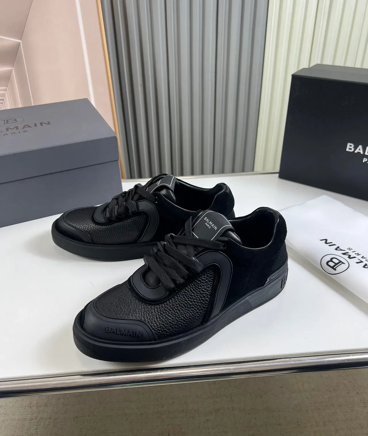 Balmain B-Court Sneakers Lifestyle Monocromo Negro 7