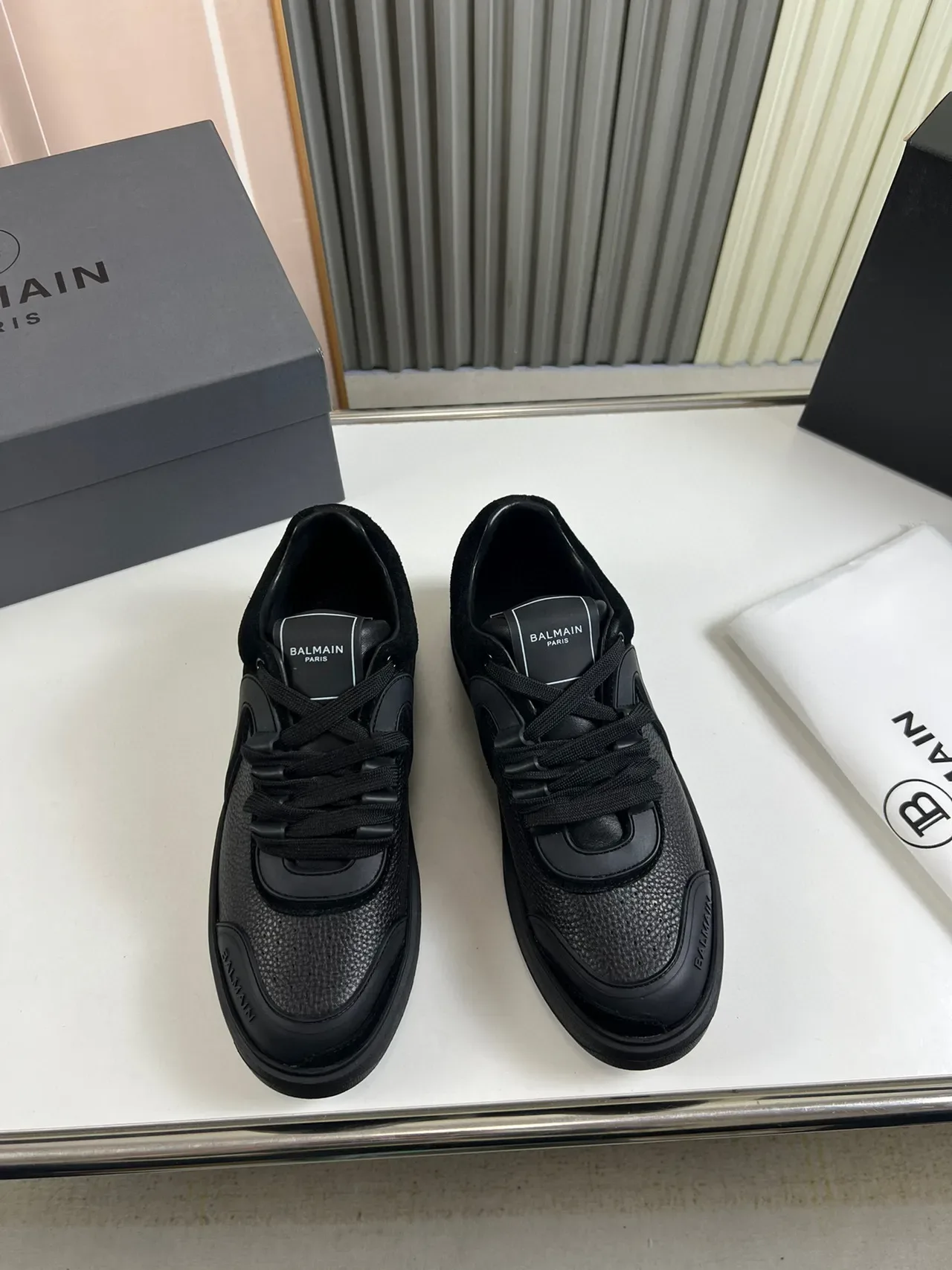 Balmain B-Court Sneakers Lifestyle Monocromo Negro 8