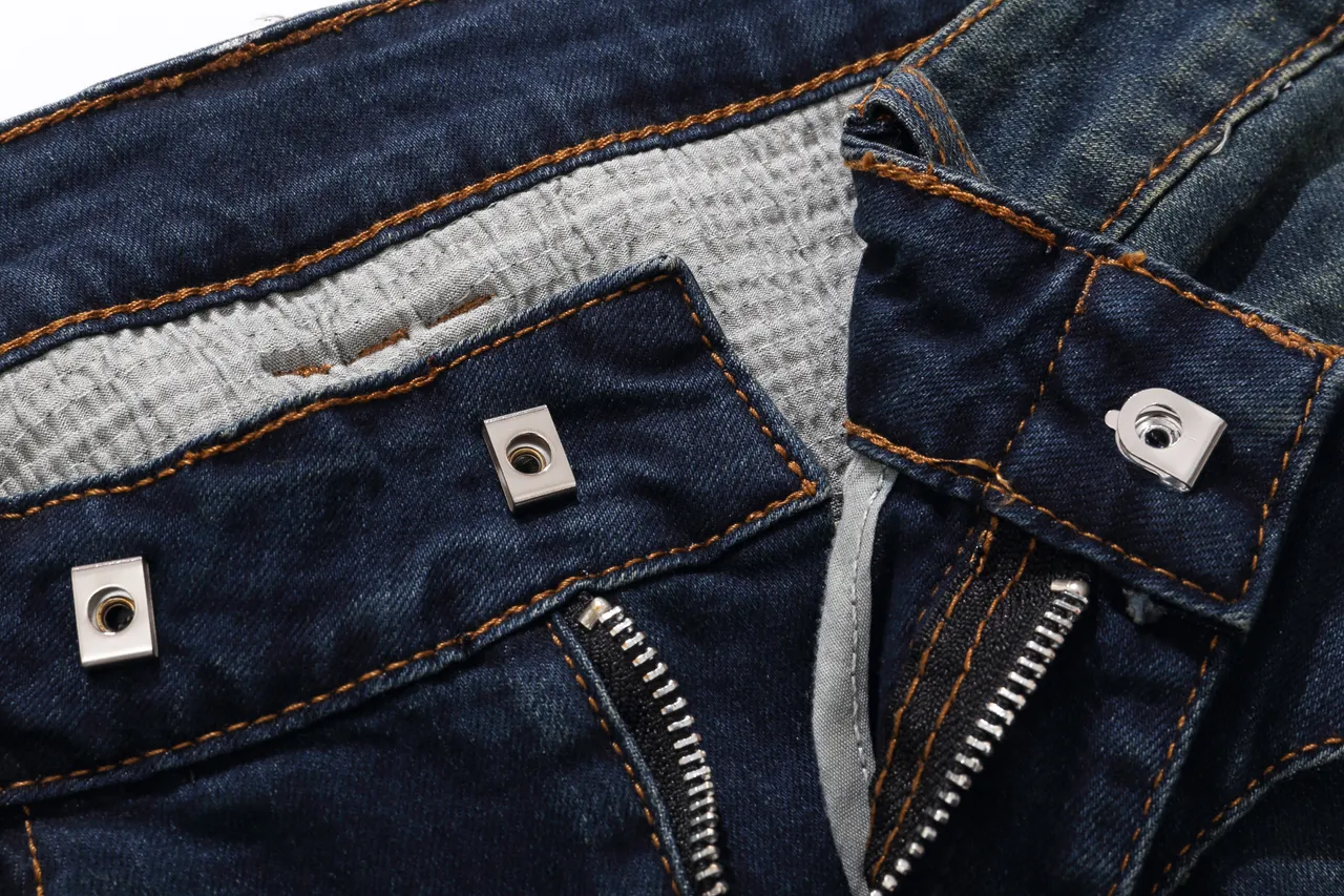 Balmain Shorts de Jeans Desgastados Indigo com Salpicos de Tinta 8