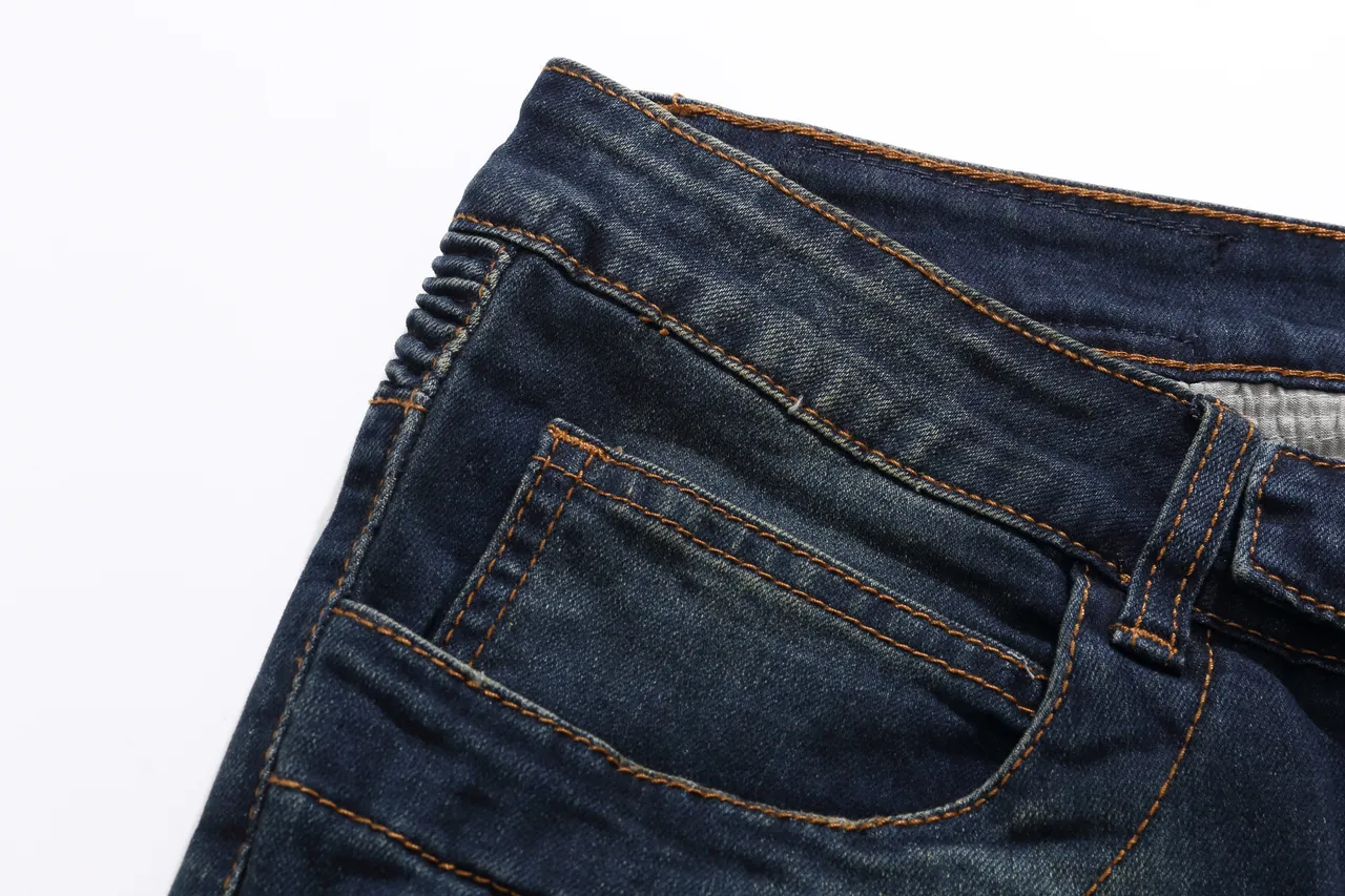 Balmain Shorts de Jeans Desgastados Indigo com Salpicos de Tinta 10