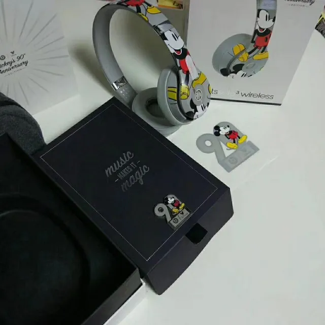 Beats Solo³ Mickey Mouse Gray Multicolor Over-ear Headphones 5