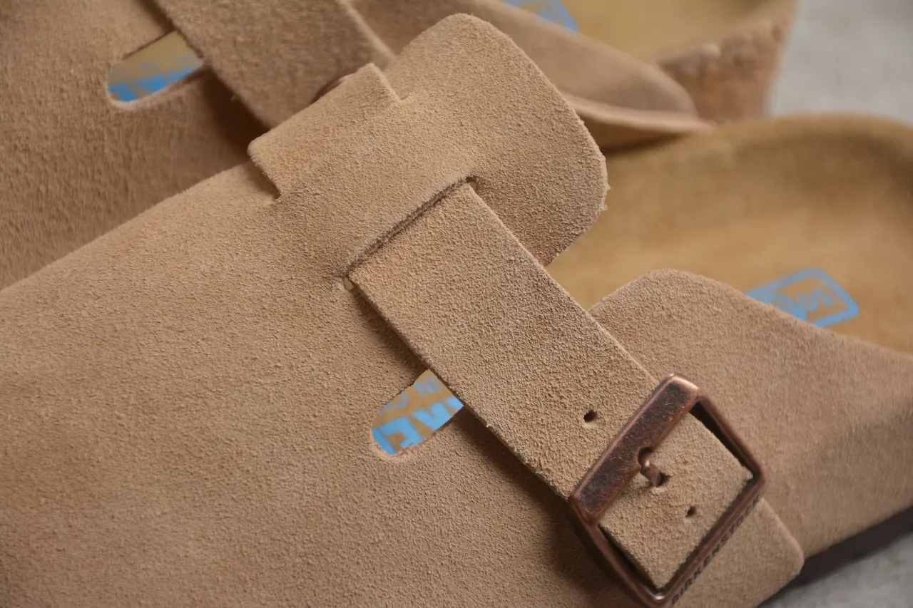 Birkenstock Arizona नعाल بني فاتح من البيدي بإبزة واحدة 6