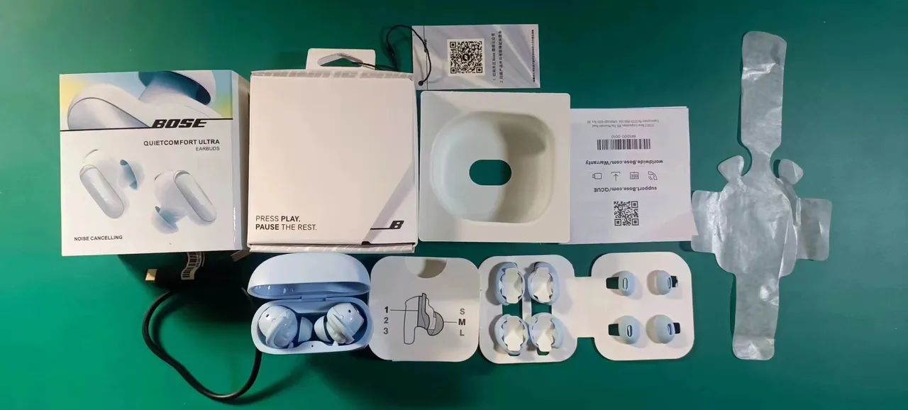 Bose Ultra Earbuds White Silver Compact Stem-Style Metallic Faceplate TWS Earbuds 3