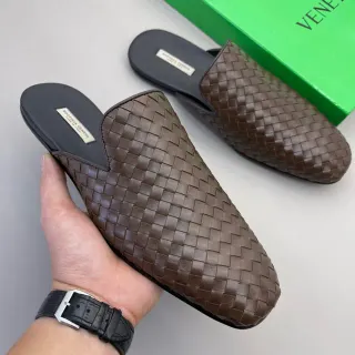 Bottega Veneta Andiamo भूरा Intrecciato जड़ी हुई चमड़ी स्लिपर