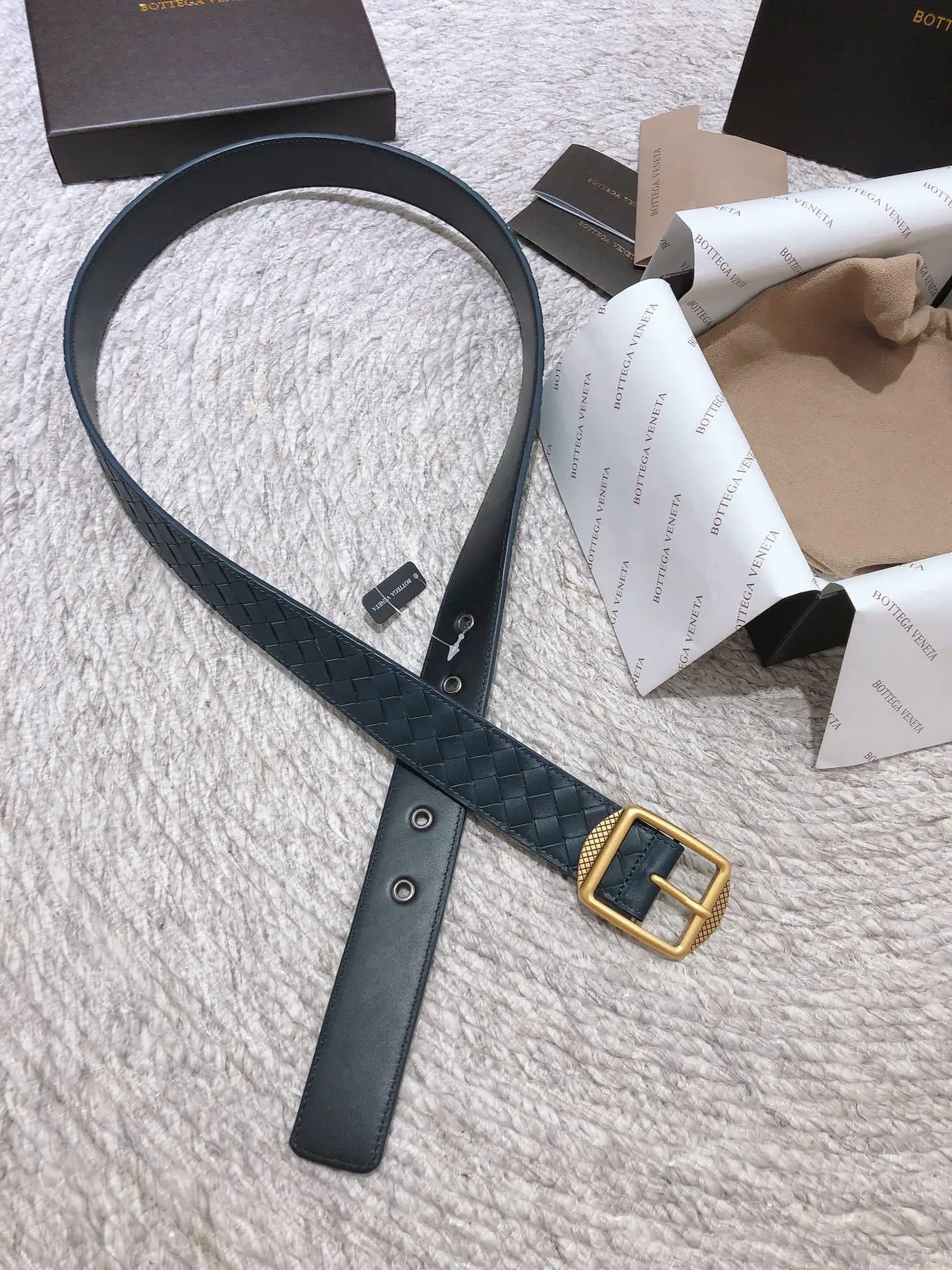 Bottega Veneta Cassette Intrecciato ceinture cuir bleu marine 5