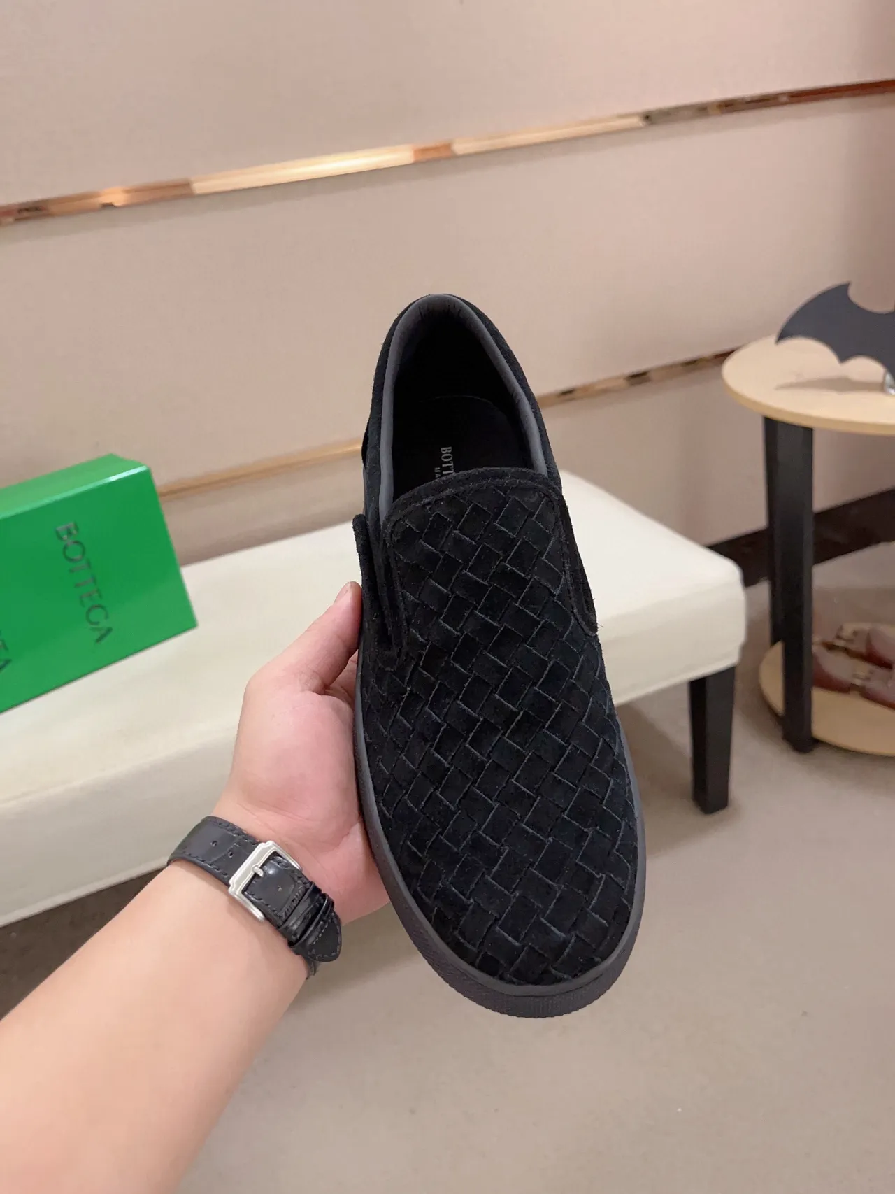 Bottega Veneta Cassette Loafer أسود منسوج سويد منزلق 2